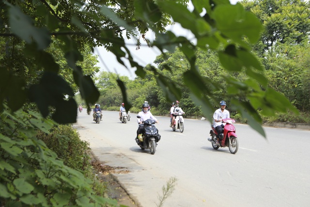 Nhìn từ trên cao rừng tái sinh suốt 24km dọc đại lộ Thăng Long - 12 Nhìn từ trên cao rừng tái sinh suốt 24km dọc đại lộ Thăng Long - 12