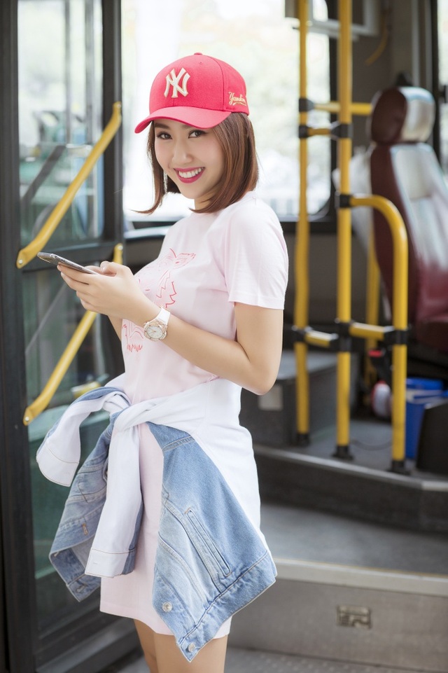“Tình cũ” của Quốc Trường phanh áo khoe ngực đầy, eo thon như gái 18 - 2 “Tình cũ” của Quốc Trường phanh áo khoe ngực đầy, eo thon như gái 18 - 2