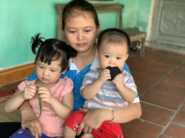 Người phụ nữ “gật đầu” bán thận cứu chồng được bạn đọc giúp đỡ gần 195 triệu đồng - 2 Người phụ nữ “gật đầu” bán thận cứu chồng được bạn đọc giúp đỡ gần 195 triệu đồng - 2