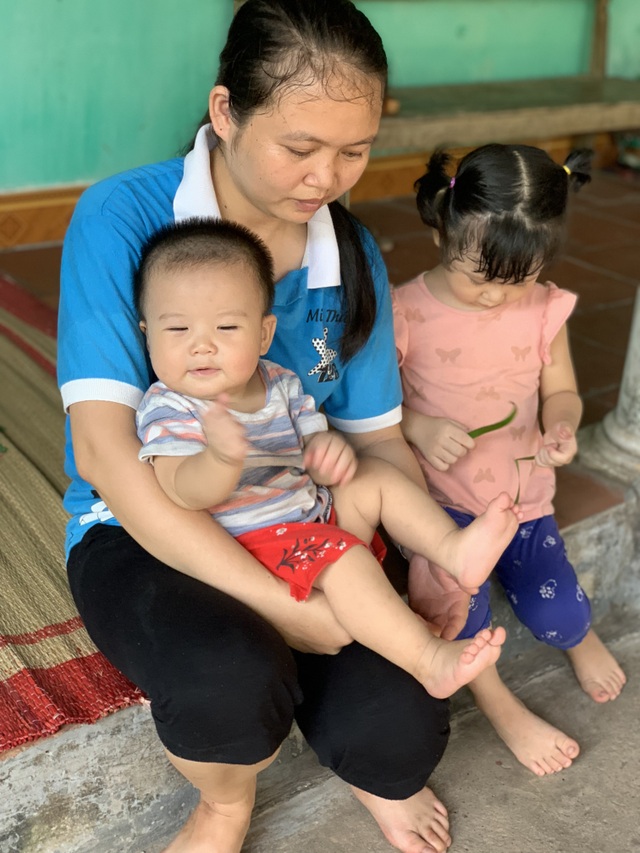 Người phụ nữ “gật đầu” bán thận cứu chồng được bạn đọc giúp đỡ gần 195 triệu đồng - 3 Người phụ nữ “gật đầu” bán thận cứu chồng được bạn đọc giúp đỡ gần 195 triệu đồng - 3