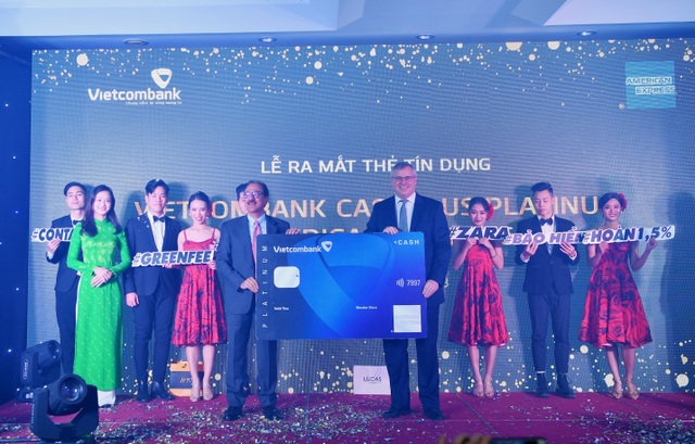 Thẻ Vietcombank Cashplus Platinum American Express - Thẻ tín dụng hoàn tiền cạnh tranh thị trường - 2 Thẻ Vietcombank Cashplus Platinum American Express - Thẻ tín dụng hoàn tiền cạnh tranh thị trường - 2