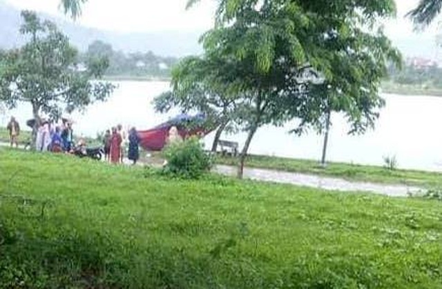 Thi thể phụ nữ nổi trên hồ nước công viên sau 1 ngày mất tích - 1 Thi thể phụ nữ nổi trên hồ nước công viên sau 1 ngày mất tích - 1
