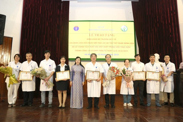 15 ca ghép tạng trong một tuần, Bệnh viện Việt Đức được thưởng nóng - 2 15 ca ghép tạng trong một tuần, Bệnh viện Việt Đức được thưởng nóng - 2