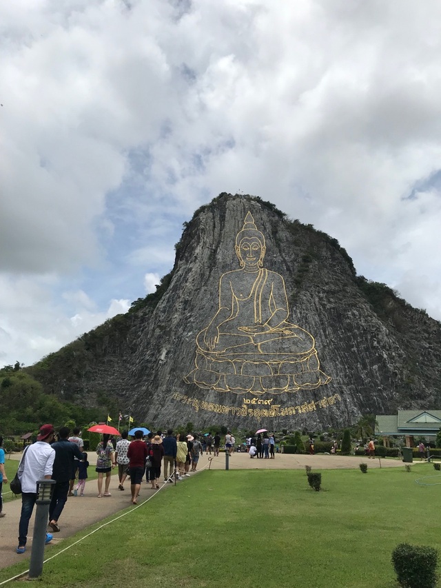 Dịu dàng và nổi loạn ở thành phố ma quỷ - 4 Dịu dàng và nổi loạn ở thành phố ma quỷ - 4