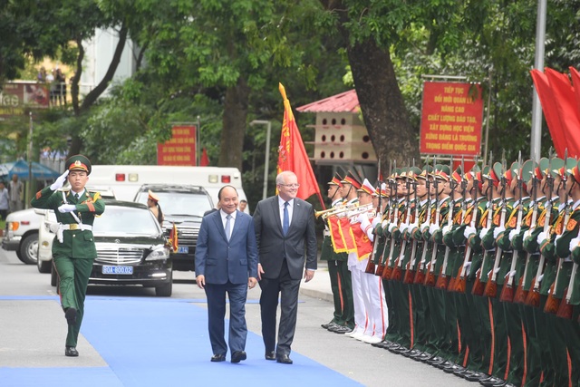 Thủ tướng Việt Nam - Australia thăm “bệnh viện dã chiến”, trường đua xe F1