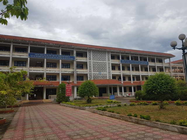Ngôi trường Sư phạm đìu hiu, lớp học lèo tèo hơn chục sinh viên! - 2 Ngôi trường Sư phạm đìu hiu, lớp học lèo tèo hơn chục sinh viên! - 2