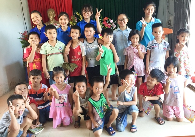 Sinh viên mở lớp dạy tiếng Anh miễn phí cho học sinh dịp hè - 5 Sinh viên mở lớp dạy tiếng Anh miễn phí cho học sinh dịp hè - 5