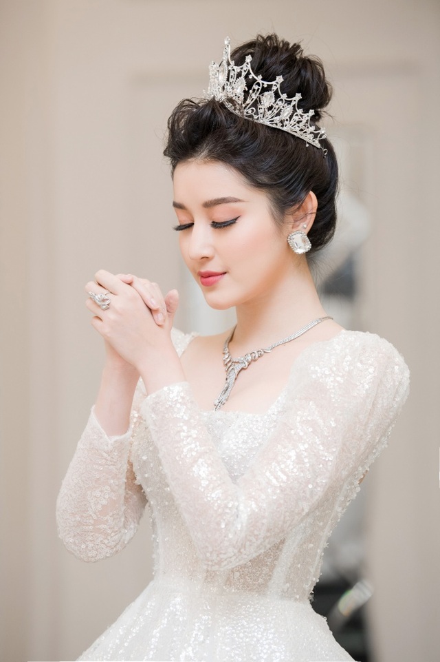 Á hậu Huyền My bất ngờ tuyên bố “đi lấy chồng” - 5 Á hậu Huyền My bất ngờ tuyên bố “đi lấy chồng” - 5