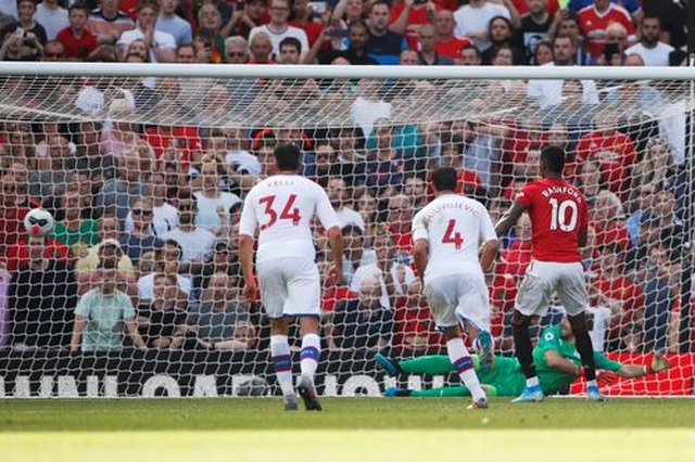 Những khoảnh khắc trong trận thua tệ hại của Man Utd trước Crystal Palace - 12 Những khoảnh khắc trong trận thua tệ hại của Man Utd trước Crystal Palace - 12