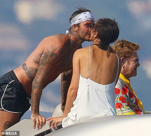 Ngưỡng mộ với hạnh phúc của gia đình David Beckham - 1 Ngưỡng mộ với hạnh phúc của gia đình David Beckham - 1