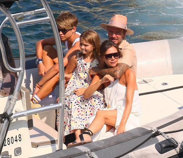 Ngưỡng mộ với hạnh phúc của gia đình David Beckham - 7 Ngưỡng mộ với hạnh phúc của gia đình David Beckham - 7