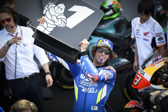 Chặng 12 MotoGP 2019: Rins thắng Marquez đầy cảm xúc ở góc cua cuối cùng - 13