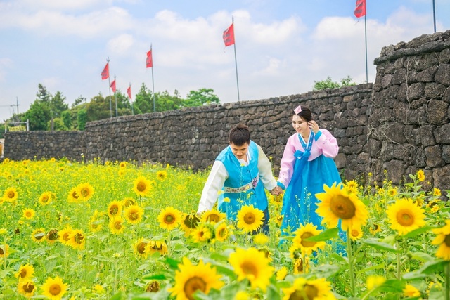 Em gái xinh như hoa tiết lộ bí mật cảm động về Hoa hậu Ngọc Diễm - 19 Em gái xinh như hoa tiết lộ bí mật cảm động về Hoa hậu Ngọc Diễm - 19