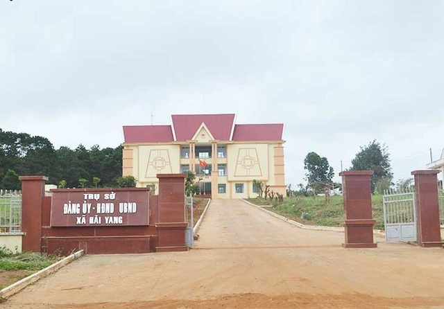 Xã bí nhân sự vì nhiều cán bộ nộp đơn xin nghỉ việc - 1 Xã bí nhân sự vì nhiều cán bộ nộp đơn xin nghỉ việc - 1