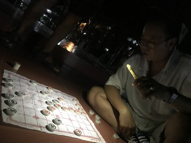 Chơi cờ “âm phủ” để cai thuốc lá, rượu bia - 4 Chơi cờ “âm phủ” để cai thuốc lá, rượu bia - 4