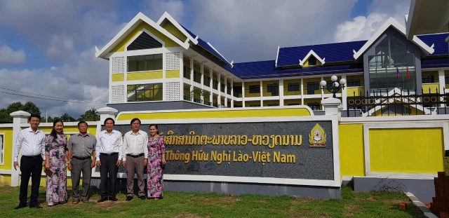 Đưa giáo viên Quảng Trị sang dạy học tại Lào - 3 Đưa giáo viên Quảng Trị sang dạy học tại Lào - 3