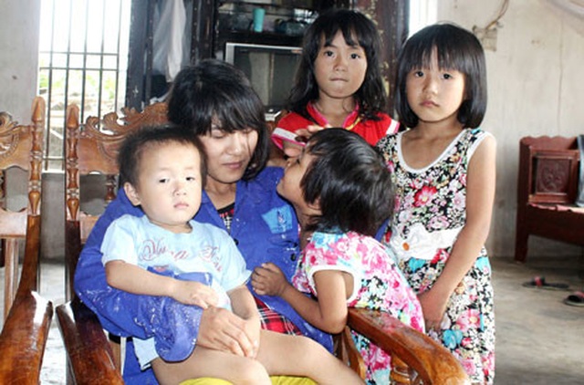 Uẩn khúc gì sau vụ gần 4 năm xử một vụ li hôn không xong, người mẹ với 4 con khốn khổ? - 7 Uẩn khúc gì sau vụ gần 4 năm xử một vụ li hôn không xong, người mẹ với 4 con khốn khổ? - 7