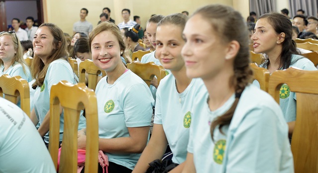 “Bữa tiệc văn hóa” từ Á sang Âu chào đón tân sinh viên Học viện Nông nghiệp - 10