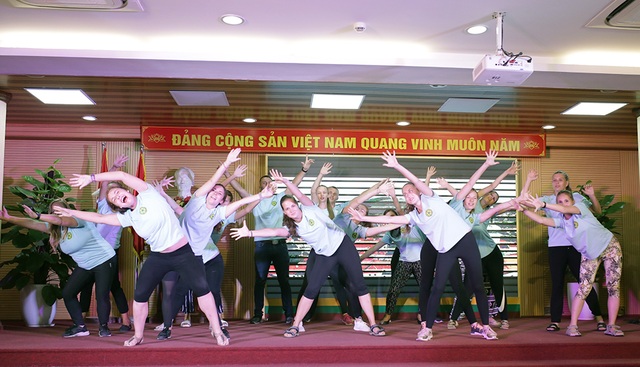 “Bữa tiệc văn hóa” từ Á sang Âu chào đón tân sinh viên Học viện Nông nghiệp - 6