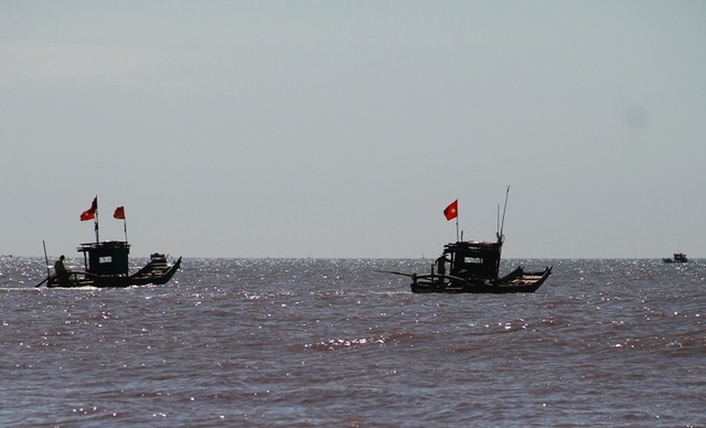 Thanh Hóa cấm biển, Nghệ An sẵn sàng phương án di dời 26 nghìn dân - 3 Thanh Hóa cấm biển, Nghệ An sẵn sàng phương án di dời 26 nghìn dân - 3