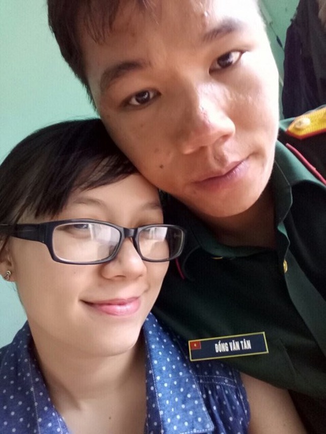Chuyện tình cô gái muốn xem viên đạn của chàng sĩ quan tại show hẹn hò giờ ra sao? - 2 Chuyện tình cô gái muốn xem viên đạn của chàng sĩ quan tại show hẹn hò giờ ra sao? - 2