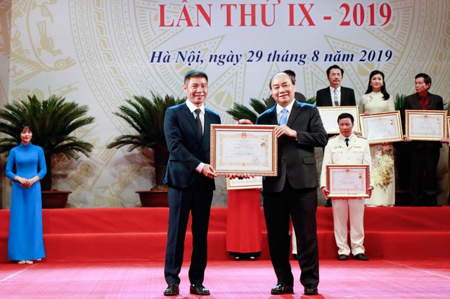 Thủ tướng: Tiếp tục rà soát các quy định về xét tặng danh hiệu nghệ sĩ - 11 Thủ tướng: Tiếp tục rà soát các quy định về xét tặng danh hiệu nghệ sĩ - 11