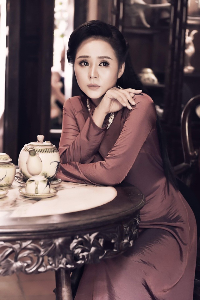 Nữ hoàng Hoa hồng Bùi Thanh Hương và khát vọng lưu giữ văn hóa Việt trong tà áo dài - 2
