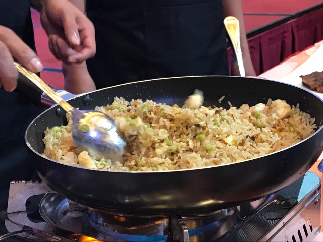 Vua đầu bếp Chan Kwok Keung khen nức nở món ăn Việt - 3 Vua đầu bếp Chan Kwok Keung khen nức nở món ăn Việt - 3