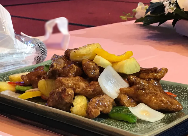 Vua đầu bếp Chan Kwok Keung khen nức nở món ăn Việt - 2 Vua đầu bếp Chan Kwok Keung khen nức nở món ăn Việt - 2