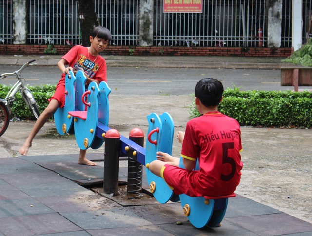 Trẻ em như búp… trong nhà - 1 Trẻ em như búp… trong nhà - 1