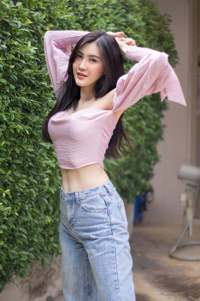 Nữ thần đạp xe Thái Lan trắng như bông bưởi, cơ bụng cuộn múi - 3 Nữ thần đạp xe Thái Lan trắng như bông bưởi, cơ bụng cuộn múi - 3
