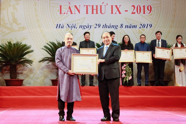 Thủ tướng: Tiếp tục rà soát các quy định về xét tặng danh hiệu nghệ sĩ - 12 Thủ tướng: Tiếp tục rà soát các quy định về xét tặng danh hiệu nghệ sĩ - 12