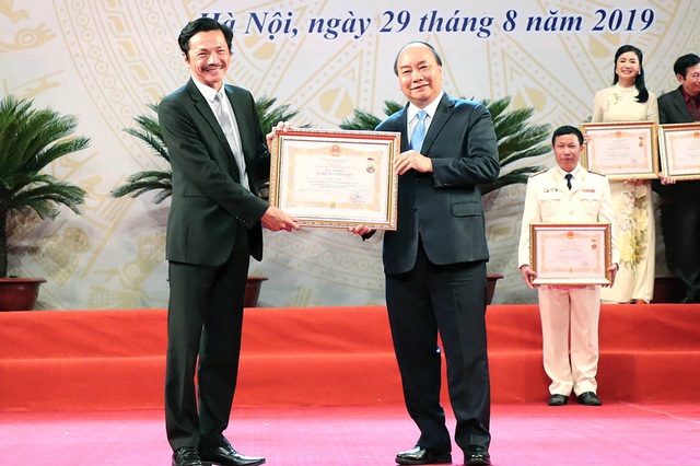 Thủ tướng: Tiếp tục rà soát các quy định về xét tặng danh hiệu nghệ sĩ - 8 Thủ tướng: Tiếp tục rà soát các quy định về xét tặng danh hiệu nghệ sĩ - 8