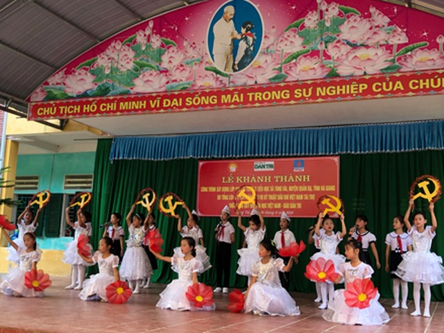 Hà Giang: Hàng trăm em học sinh vui mừng đón nhận lớp học mới trước ngày khai giảng - 6 Hà Giang: Hàng trăm em học sinh vui mừng đón nhận lớp học mới trước ngày khai giảng - 6