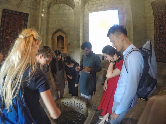 Đoàn Việt Nam nhận giải thưởng trong cuộc thi viết về Azerbaijan - 2 Đoàn Việt Nam nhận giải thưởng trong cuộc thi viết về Azerbaijan - 2