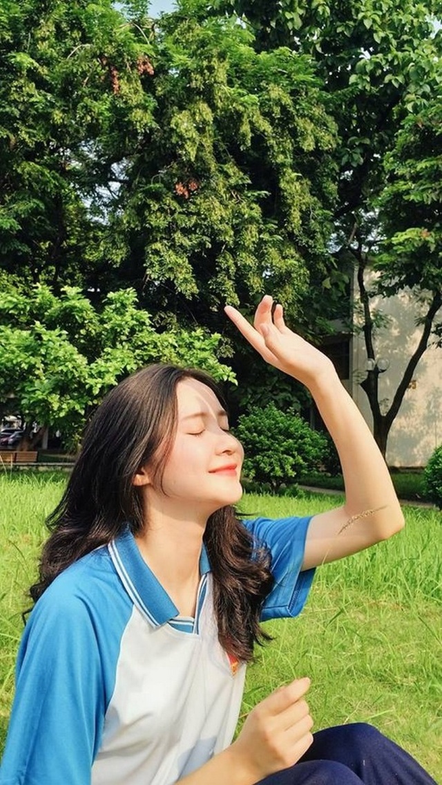 Nhan sắc trong veo như nắng mai của hot girl Bách khoa mới nổi - 1 Nhan sắc trong veo như nắng mai của hot girl Bách khoa mới nổi - 1