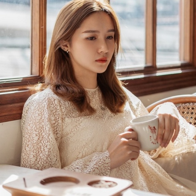 Nhan sắc trong veo như nắng mai của hot girl Bách khoa mới nổi - 7 Nhan sắc trong veo như nắng mai của hot girl Bách khoa mới nổi - 7