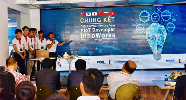 Trường ĐH Bách khoa Hà Nội giành Quán quân cuộc thi “Phát triển Ứng dụng AIoT Developer InnoWorks 2019” - 1 Trường ĐH Bách khoa Hà Nội giành Quán quân cuộc thi “Phát triển Ứng dụng AIoT Developer InnoWorks 2019” - 1