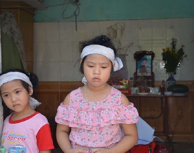 3 bố con ôm món nợ khổng lồ sau cái chết của người vợ - 11 3 bố con ôm món nợ khổng lồ sau cái chết của người vợ - 11