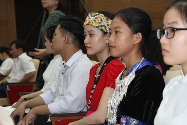 Nghệ An tuyên dương 113 học sinh đạt giải quốc tế, quốc gia và học sinh đạt điểm cao - 2 Nghệ An tuyên dương 113 học sinh đạt giải quốc tế, quốc gia và học sinh đạt điểm cao - 2
