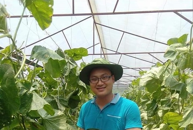 Chàng trai dân tộc Tày vác tù và hàng tổng - 1 Chàng trai dân tộc Tày vác tù và hàng tổng - 1