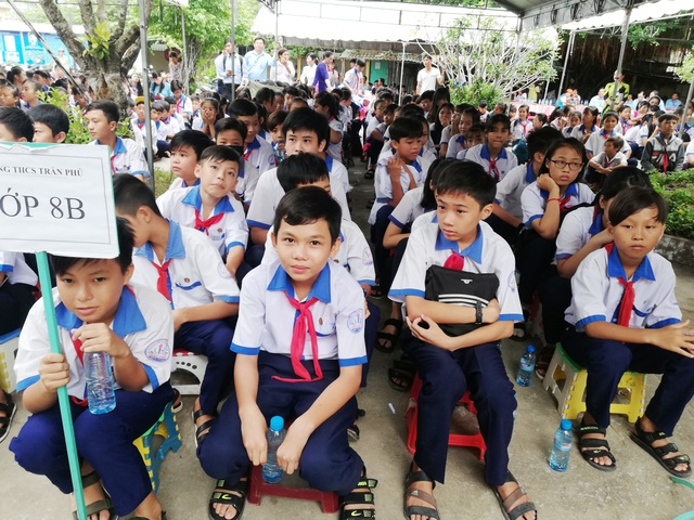 Cà Mau: Không lợi dụng hoạt động Hội Cha mẹ học sinh để đặt các khoản thu ngoài quy định - 1 Cà Mau: Không lợi dụng hoạt động Hội Cha mẹ học sinh để đặt các khoản thu ngoài quy định - 1