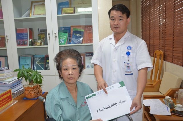 Nhờ bạn đọc giúp đỡ đứa con nhặt của người mẹ ung thư đã được đến trường - 1 Nhờ bạn đọc giúp đỡ đứa con nhặt của người mẹ ung thư đã được đến trường - 1