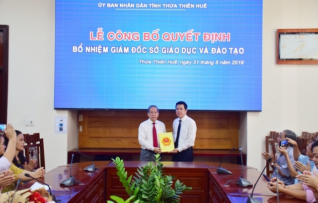 Thừa Thiên Huế có tân Giám đốc Sở Giáo dục và Đào tạo - 1 Thừa Thiên Huế có tân Giám đốc Sở Giáo dục và Đào tạo - 1