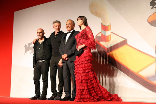 Monica Bellucci: 55 tuổi vẫn xinh đẹp hút hồn - 7 Monica Bellucci: 55 tuổi vẫn xinh đẹp hút hồn - 7