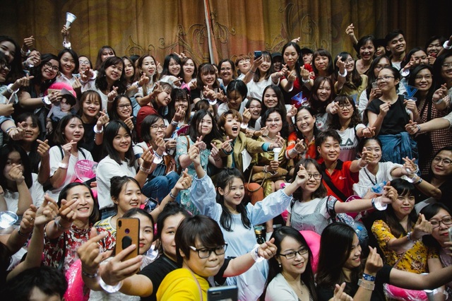 Vũ Cát Tường khiến Hồng Nhung rưng rưng nhớ cố nhạc sĩ Trịnh Công Sơn - 28 Vũ Cát Tường khiến Hồng Nhung rưng rưng nhớ cố nhạc sĩ Trịnh Công Sơn - 28