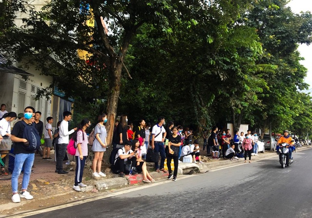 Hà Nội: Xe dù, bến cóc hoành hành dịp nghỉ lễ - 1 Hà Nội: Xe dù, bến cóc hoành hành dịp nghỉ lễ - 1