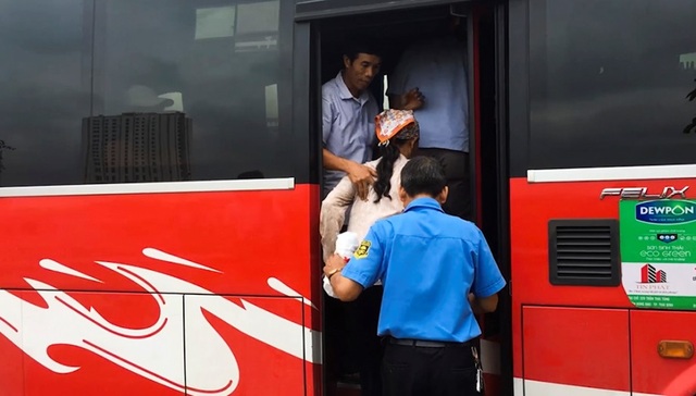 Hà Nội: Xe dù, bến cóc hoành hành dịp nghỉ lễ - 10 Hà Nội: Xe dù, bến cóc hoành hành dịp nghỉ lễ - 10