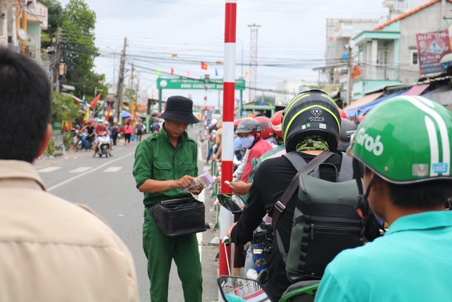 Đường trở lại TPHCM sau nghỉ lễ: Bến phà kẹt cứng, cao tốc thông thoáng - 9 Đường trở lại TPHCM sau nghỉ lễ: Bến phà kẹt cứng, cao tốc thông thoáng - 9