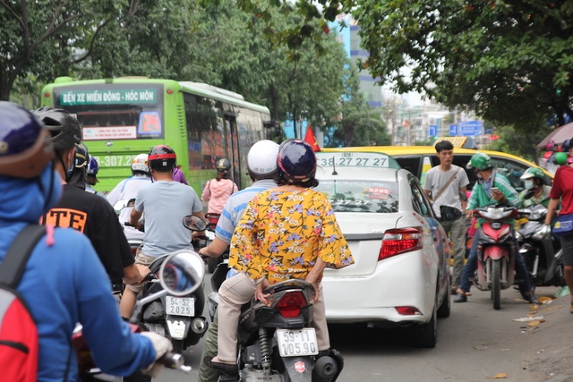 Đường trở lại TPHCM sau nghỉ lễ: Bến phà kẹt cứng, cao tốc thông thoáng - 5 Đường trở lại TPHCM sau nghỉ lễ: Bến phà kẹt cứng, cao tốc thông thoáng - 5